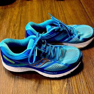 Saucing running shoe